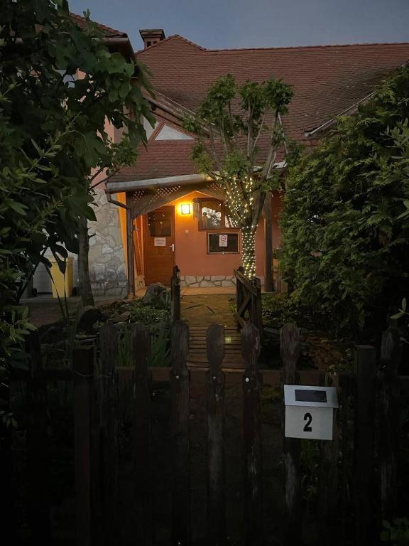 Greenpark Garden Villa Family Apartments Near Tokaj セレンチュ エクステリア 写真