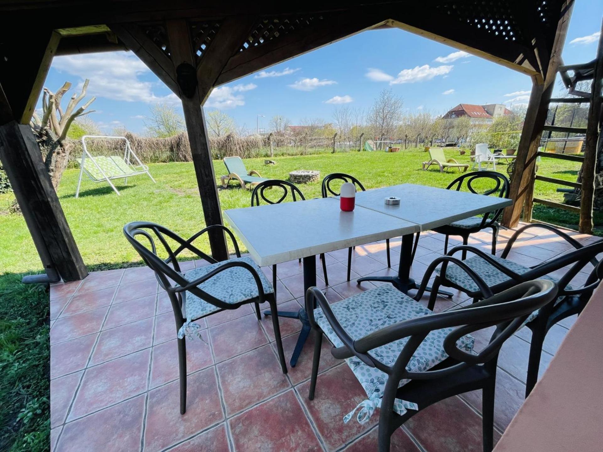 Greenpark Garden Villa Family Apartments Near Tokaj セレンチュ エクステリア 写真